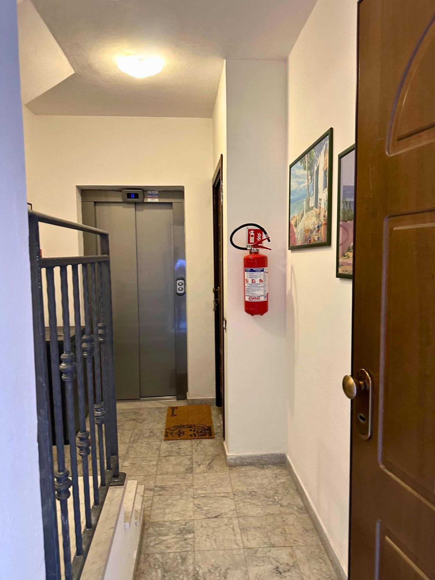 Appartamenti-Residence Al Massimo Palermo Exterior foto